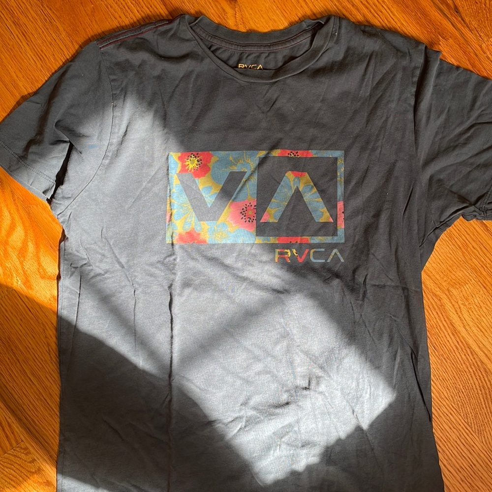 Surf // // Hawaiian // RVCA tee
